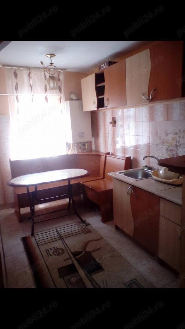 Vând apartament Filiași