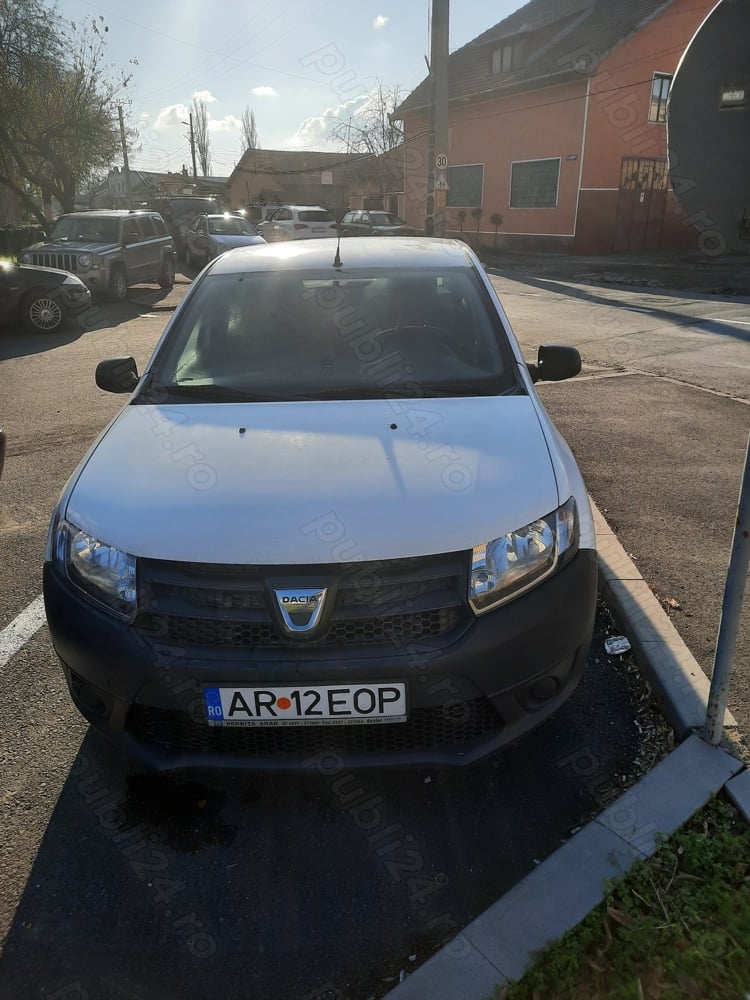 Vând Dacia Logan