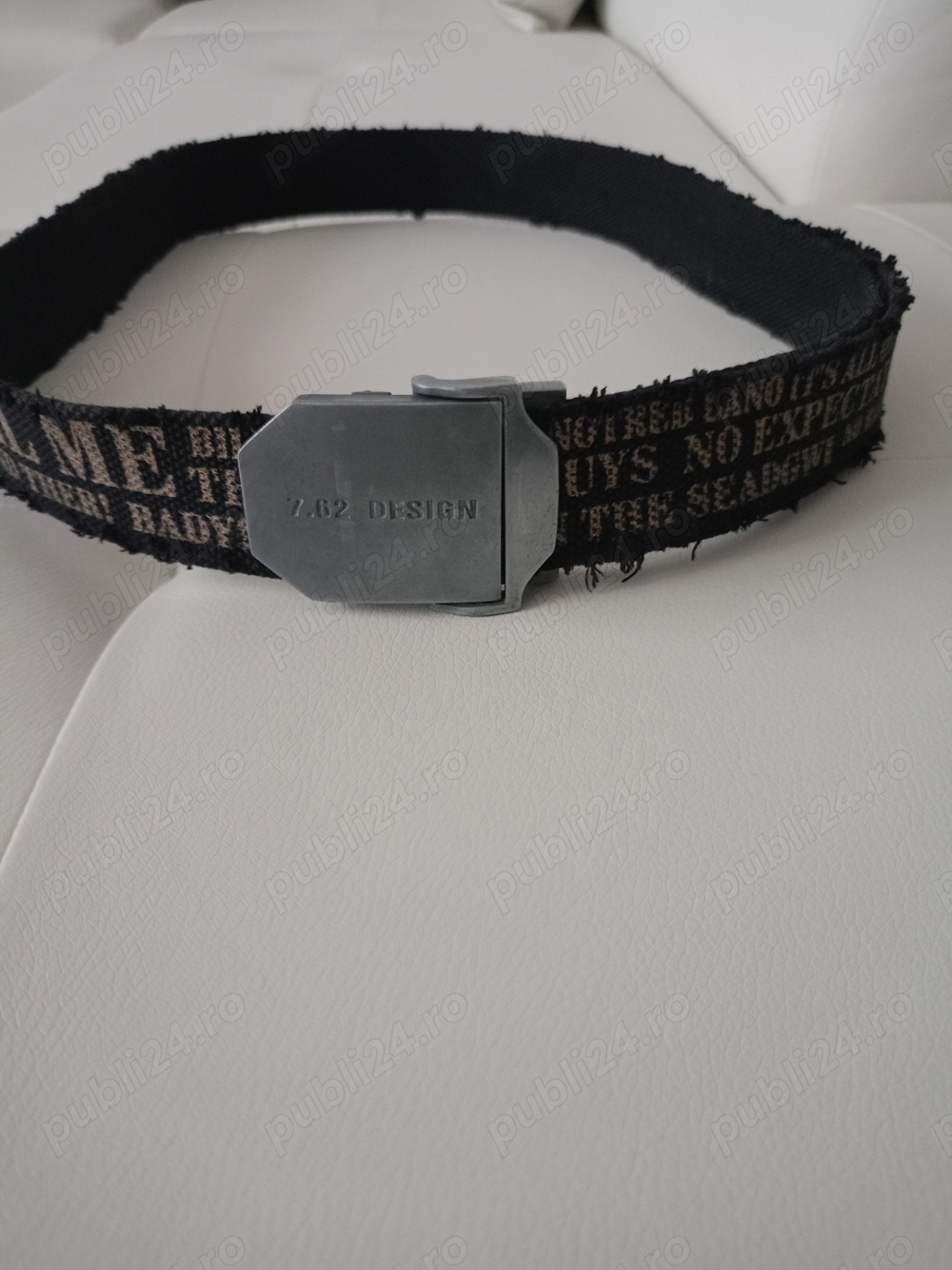 Vând curea fashion,reglabila, produs de calitate,noua 