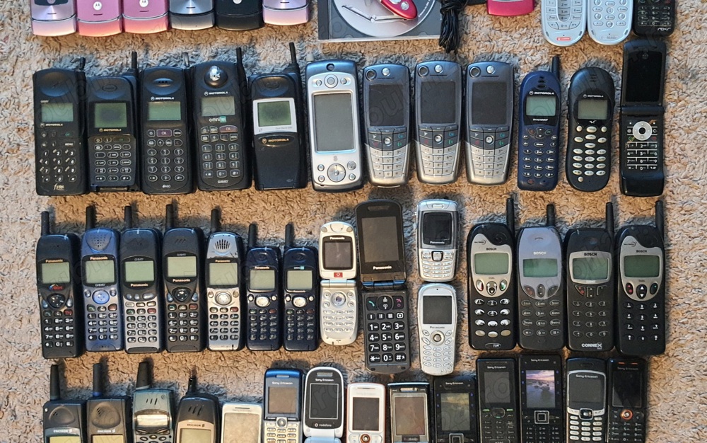 Vand din colectie telefoane gsm vintage Motorola,Bosch,Ericsson,Siemens,Sagem,Panasonic,Sagem,Alcate