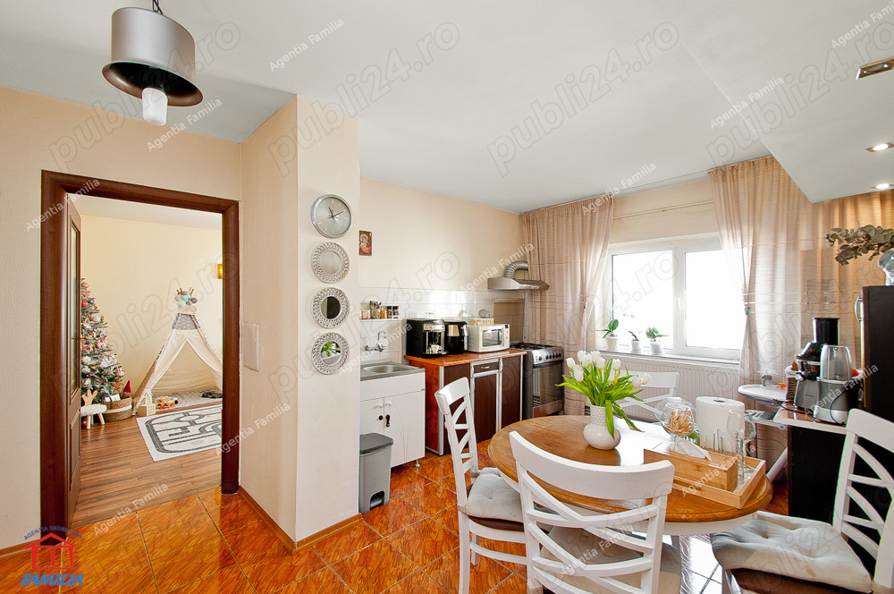 Vanzare apartament cu 3 camere , zona Micro 20, sup.77 mp, pret 89900 euro, complet