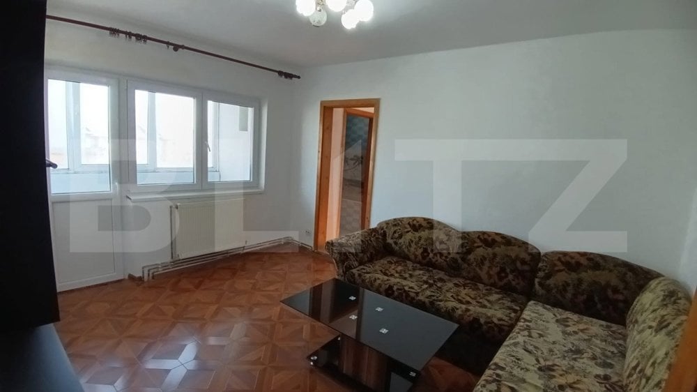 Apartament 3 camere etaj intermediar, zona Bulevardul Transilvaniei.