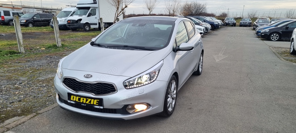 Kia Ceed Full 1.6 CRDI Lane Assist Xenon Panoramic An Fab .2013