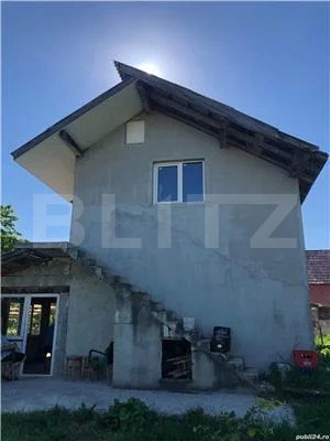 Casă de vânzare, cu 3 camere, 100 m², teren 5 arii, zona Industriala