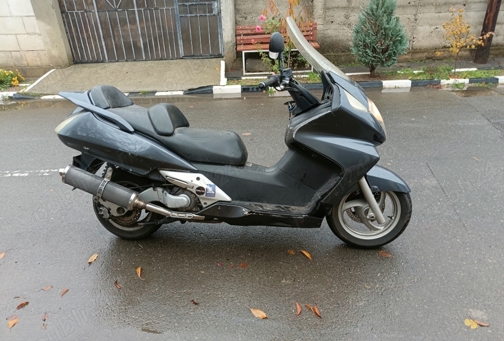 Maxi scooter Honda Silverwing 600cm3