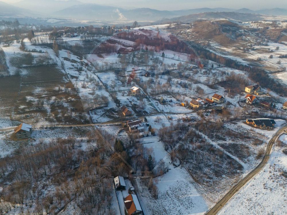 Teren cu parau la Bran