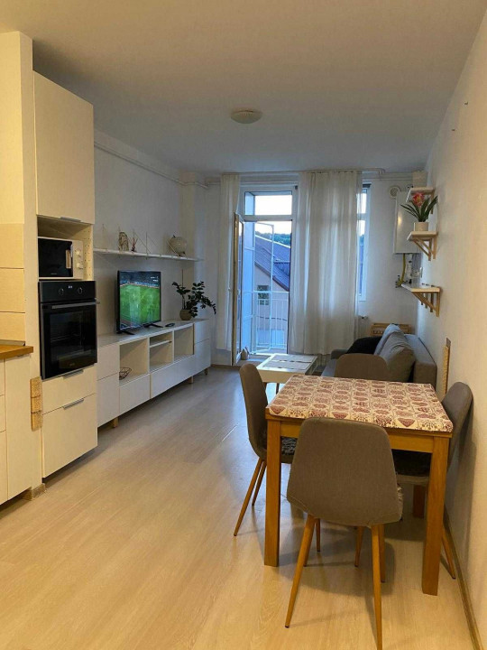 Apartament 2 camere, etaj intermediar, parcare