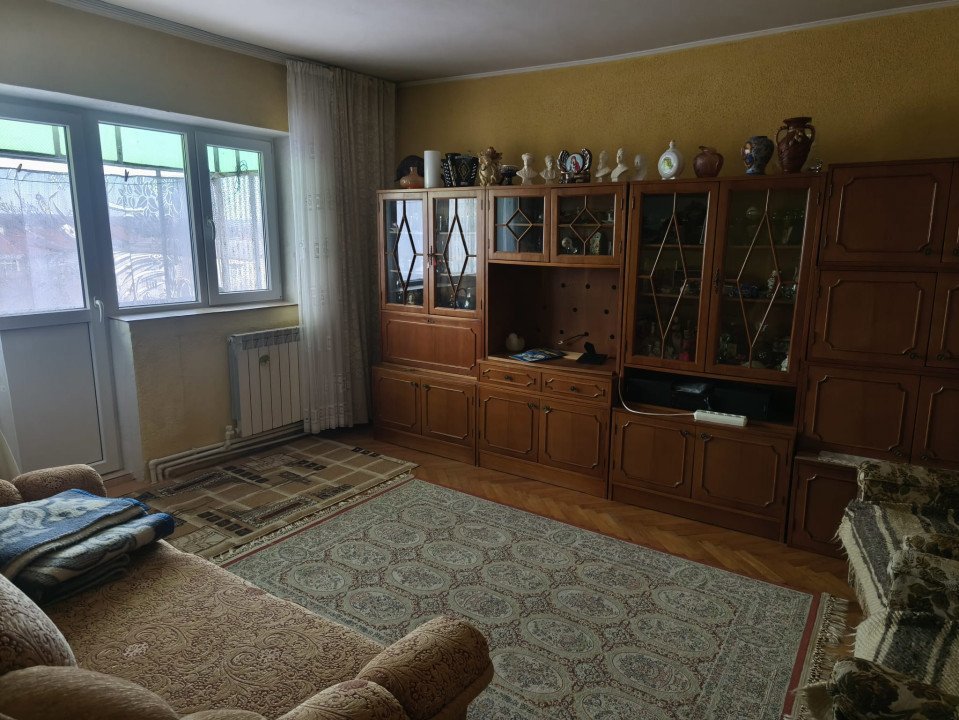 Apartament 3 camere+garaj, strada Stefan cel Mare, Dorohoi