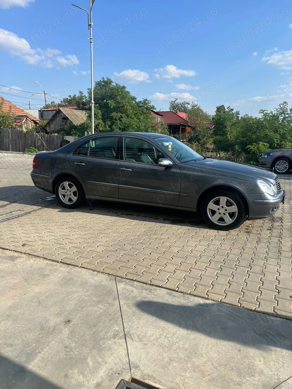 Mercedes Benz e class 320, an 2005, 320000 km, 4000 euro