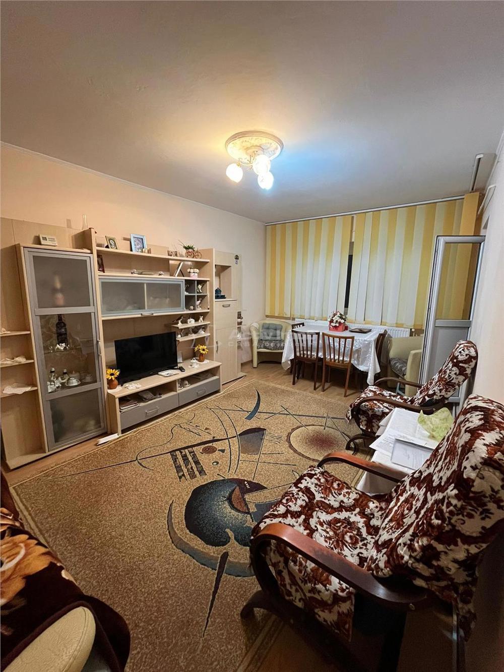 Apartament 3 cam M17 zona Piata