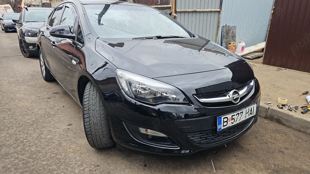 Opel Astra 1.4 ECOTEC Turbo Essentia