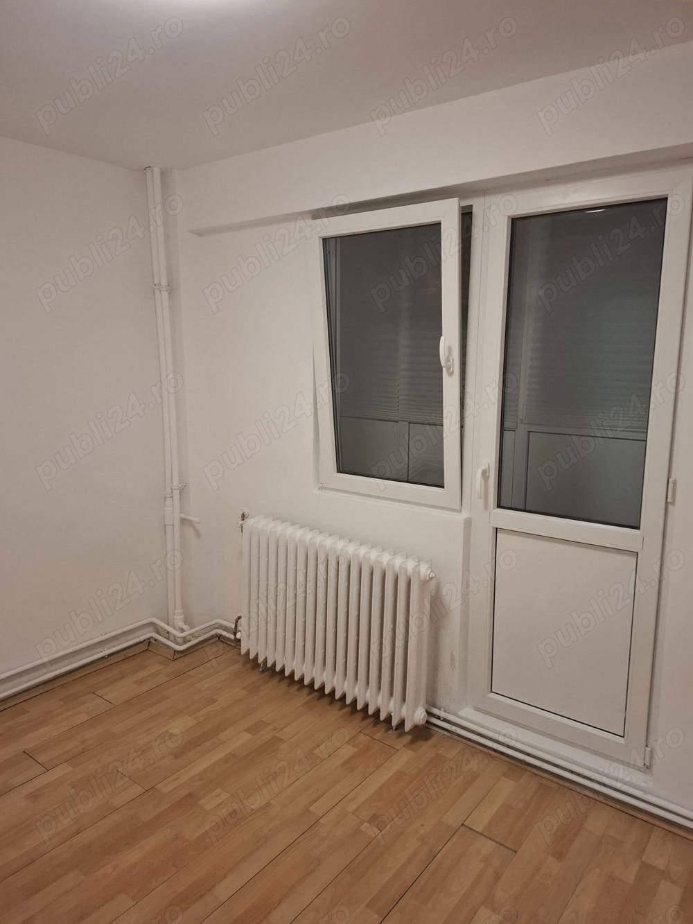 vind apartament 2 camere (centrala proprie)