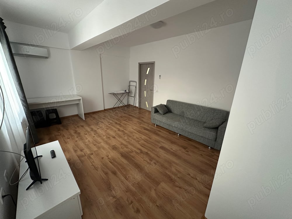 Inchiriez apartament cu doua camere decomandat