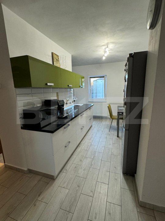 Apartament de vanzare, 3 dormitoare, 2 bai, 68 mp,