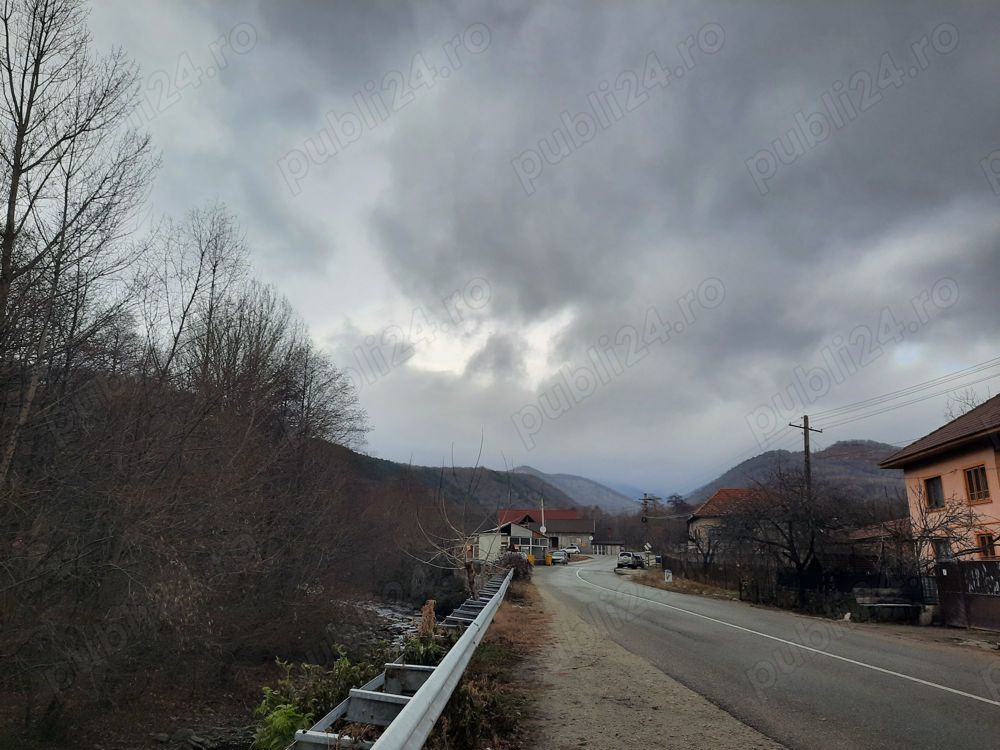 Vând teren 15 km lângă Transalpina