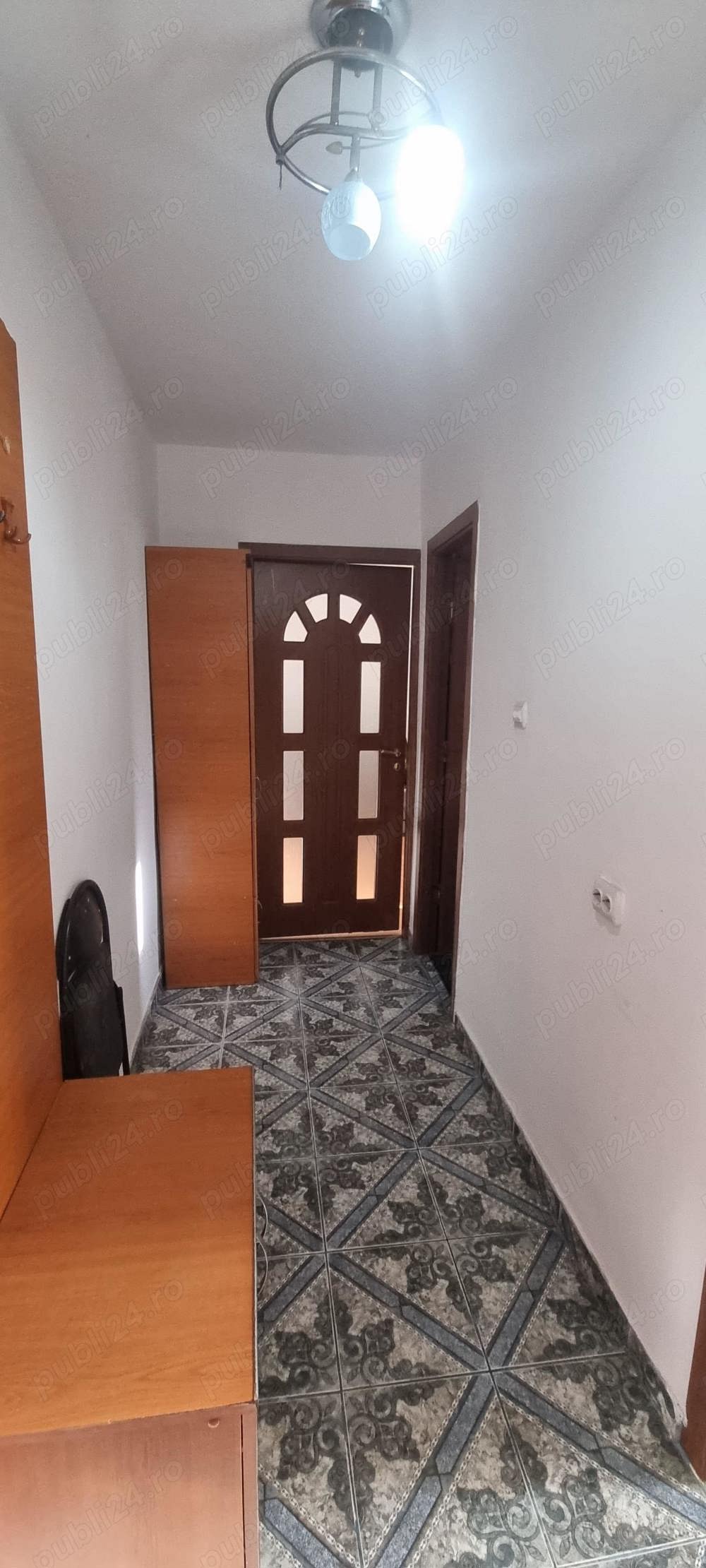 De vanzare apartament cu doua camere decomandate ,strada Ion Creanga.etajul 2