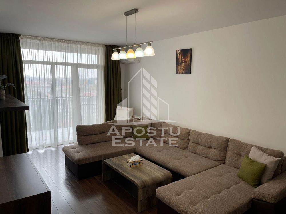 Apartament cu 3 camere, priveliste superba, in Complexul Studentesc