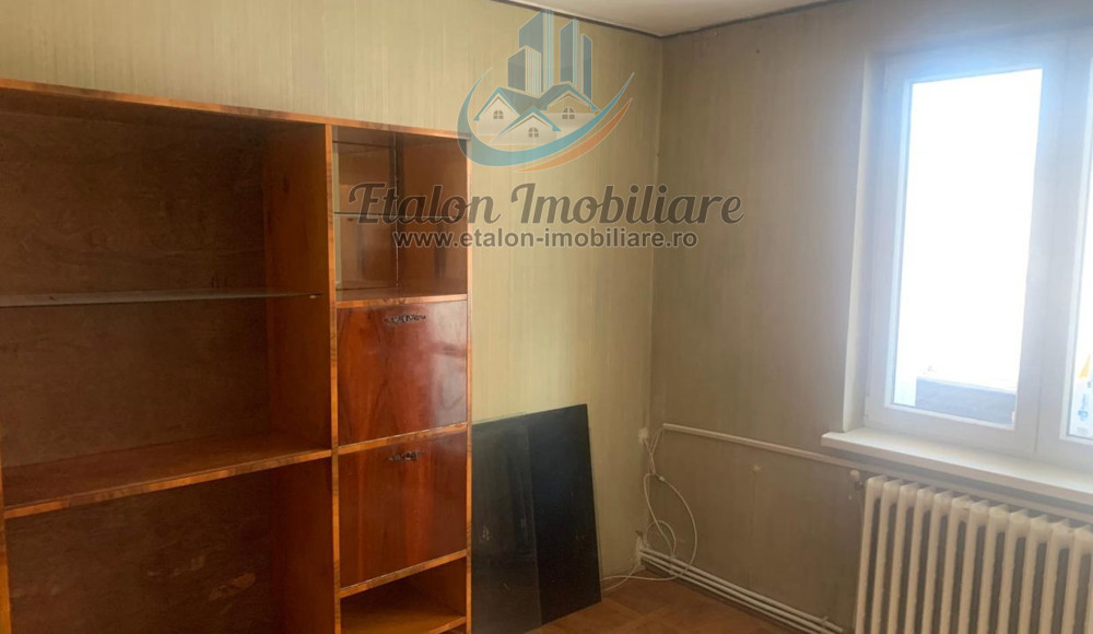 Apartament 2 camere, ultracentral, etaj4/4 Piatra Neamt