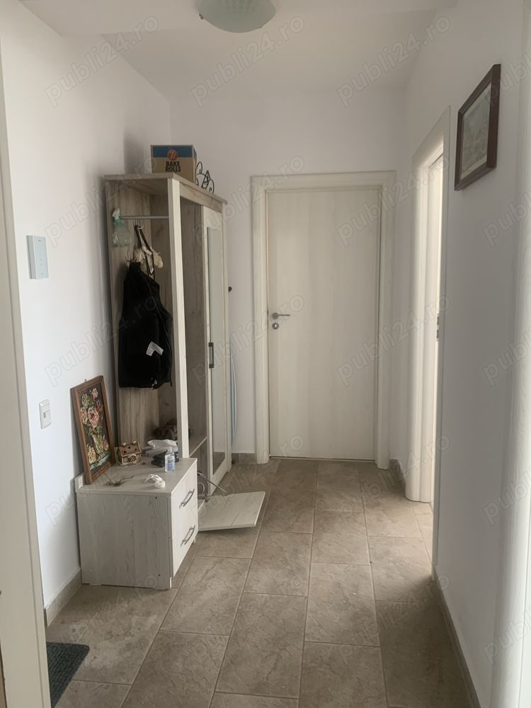 Apartament de 3 camere zona TRACTORUL,complex VIVAMUS