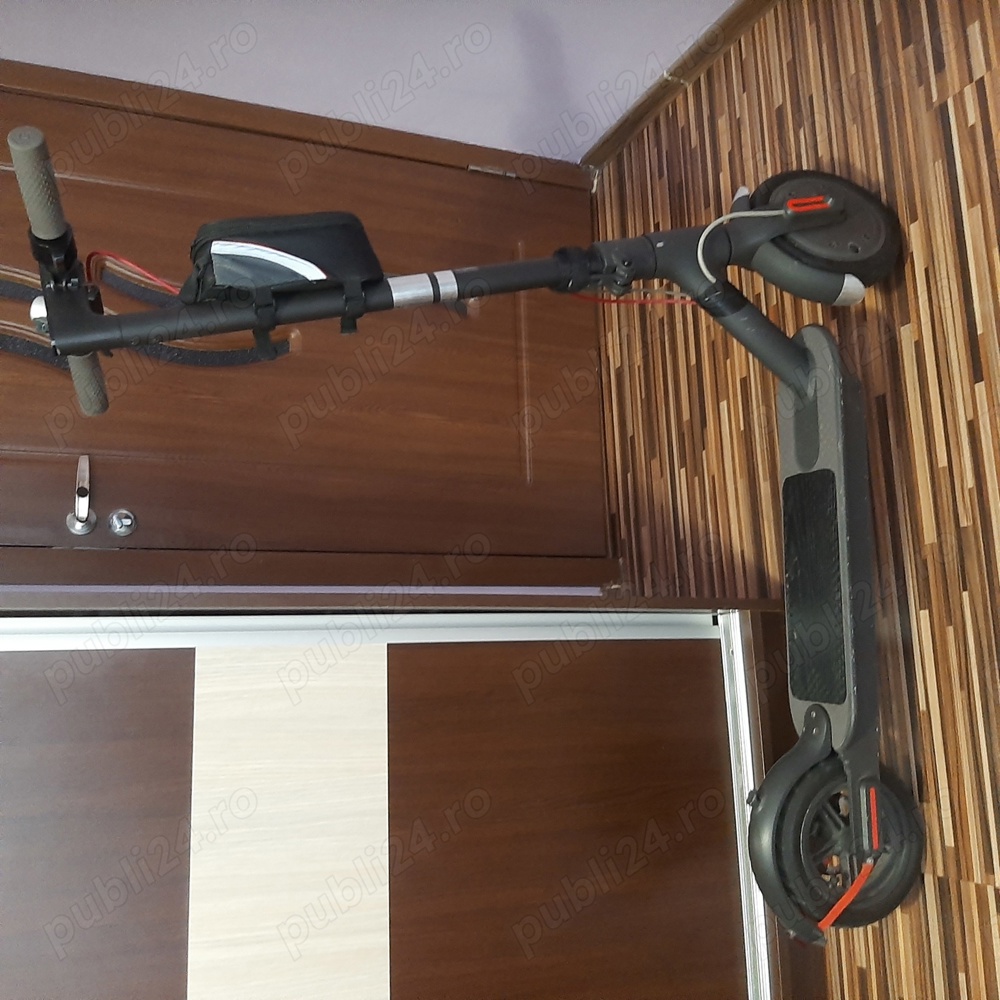 vînd Trotinetă E lectrică