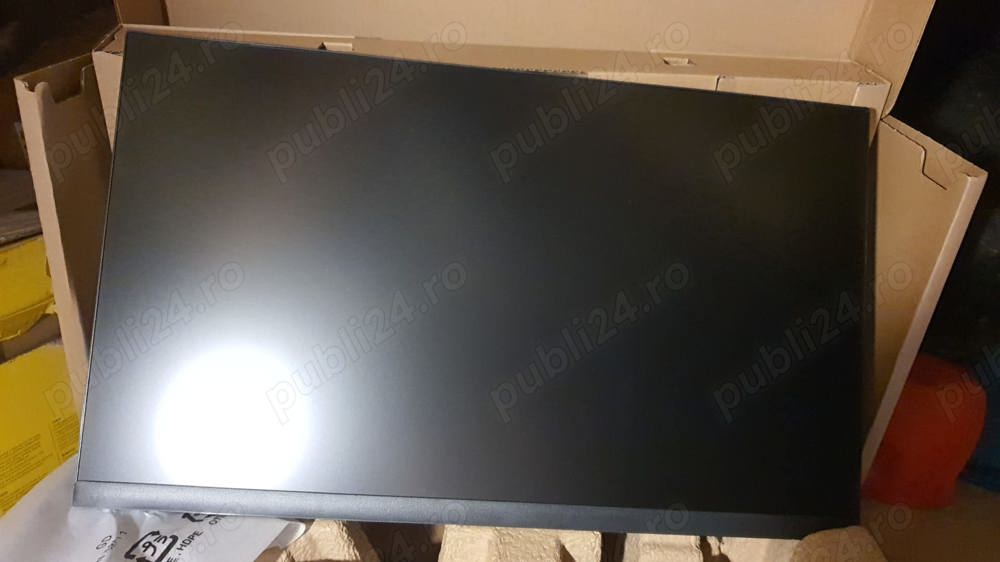 Vand impreuna monitor Dell P2222Hb si docking station Dell WD 19S 180w