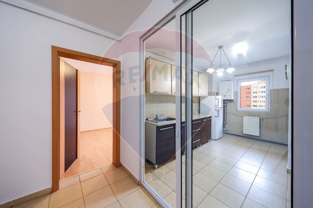 Apartament de 3 camere în Răcădău