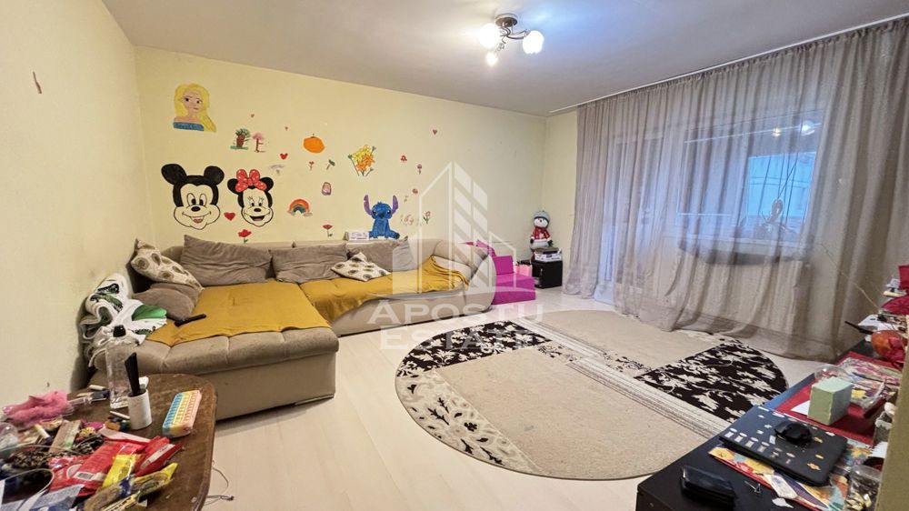 Apartament cu 3 camere, garaj si boxa, centrala proprie, Dambovita