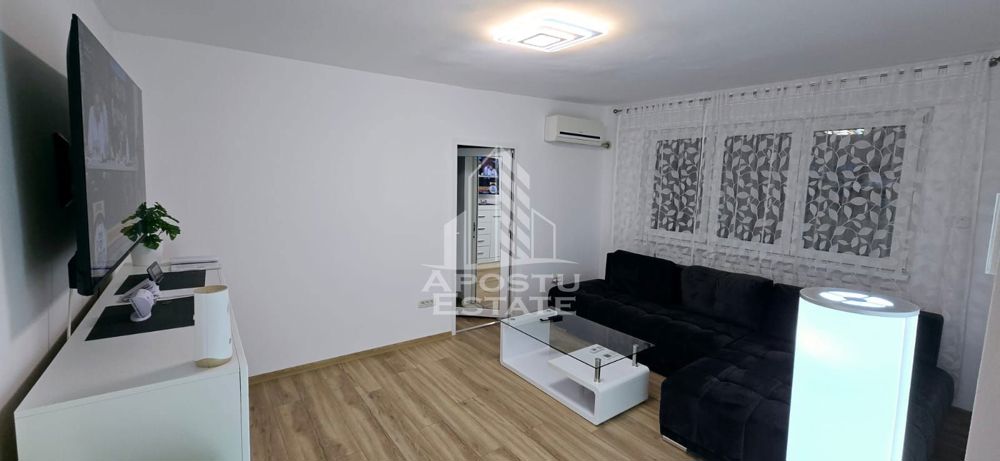 Apartament cu 2 camere, parter, centrala proprie, zona Girocului