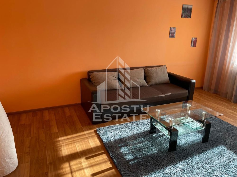 Apartament cu 2 camere, centrala proprie, etajul 2, zona Bucovina