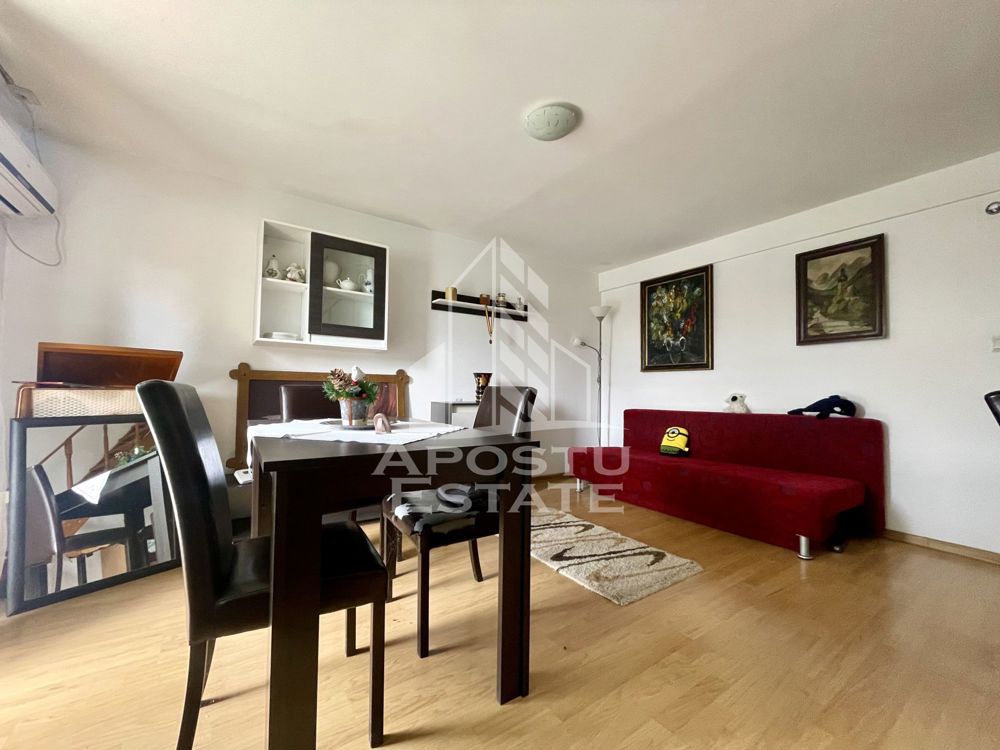 Apartament cu 3 camere, pe 2 niveluri, centrala proprie, Dambovita