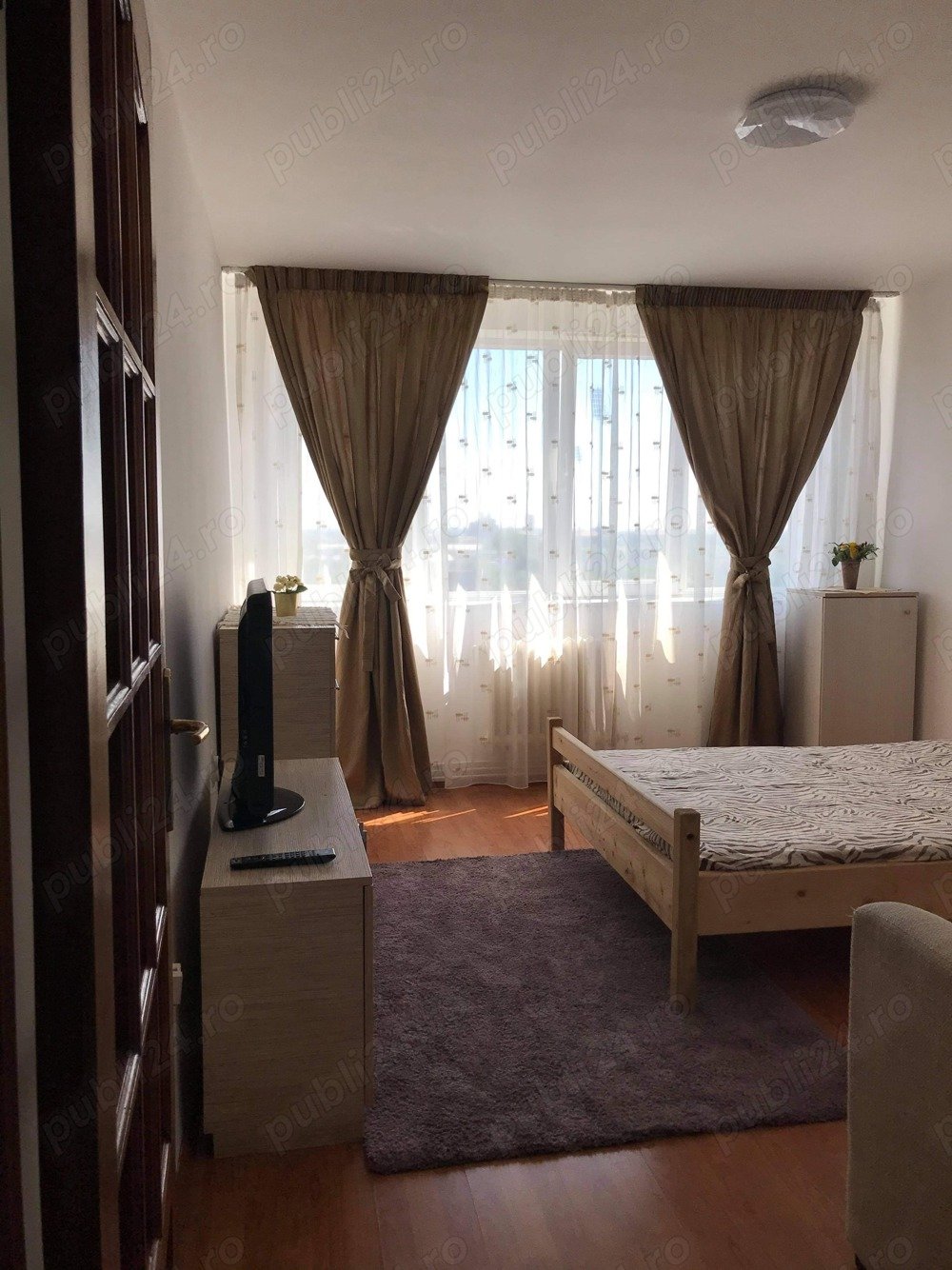 Inchiriez apartament 2 camere, decomandat- zona Judetean, Timisoara