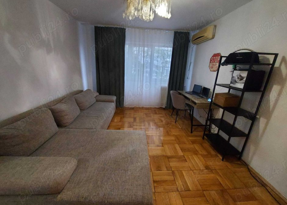 De vânzare apartament 3 camere zona Dacia lângă parc