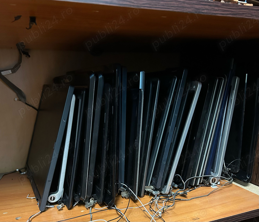 Display-uri de laptop diferite modele!