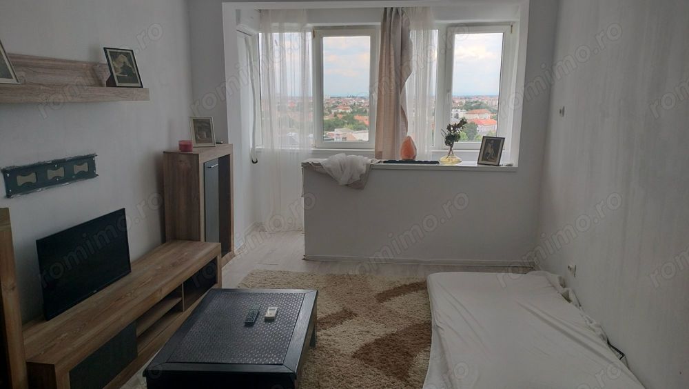 Închiriez apartament cu 3 camere zona Sagului 400 euro