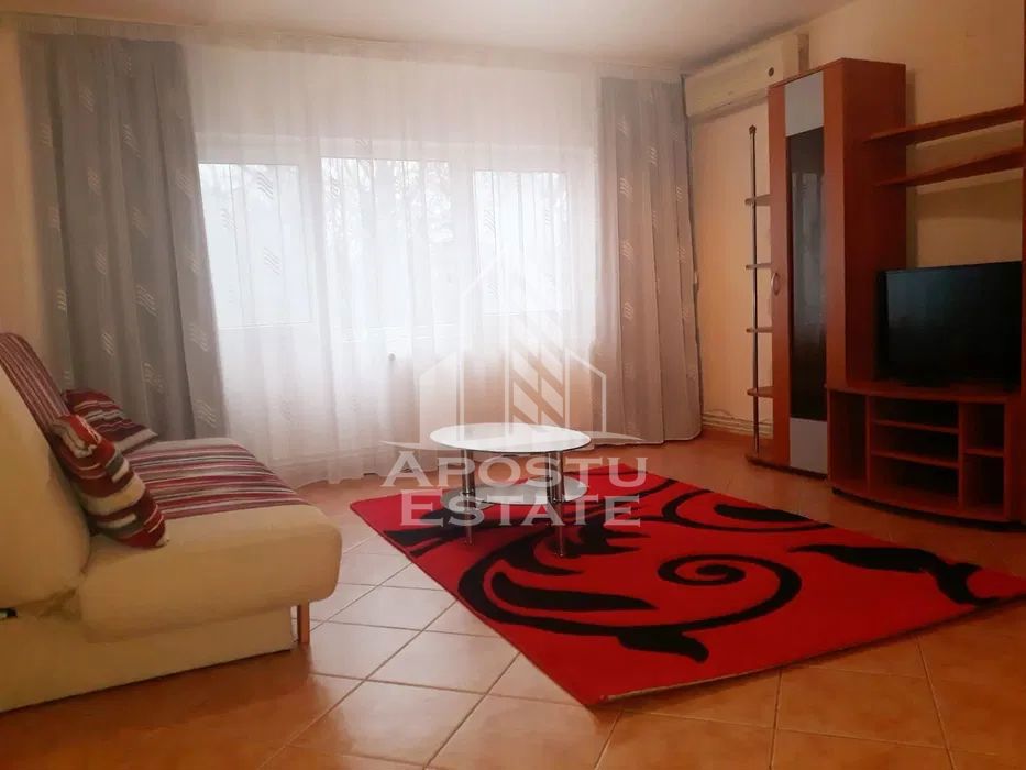 Apartament cu 2 camere, Centrala Proprie, Lunei