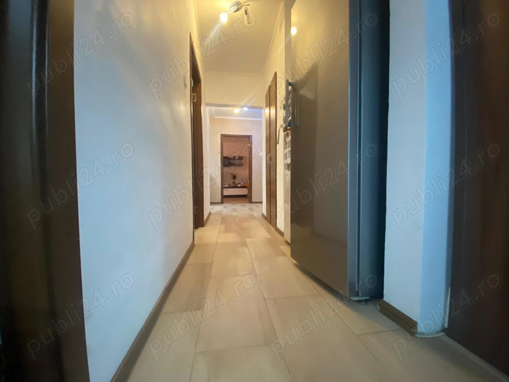 Apartament trei camere decomandat