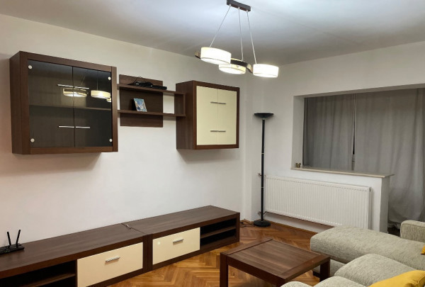 Apartament 3 camere | 70 mp | decomandat | AC | metrou | 1 Decembrie