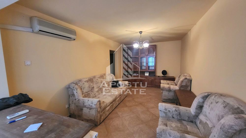 Apartament decomandat,3 camere,etaj 1 Torontalului