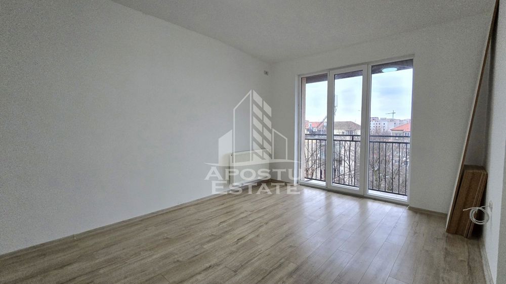 Apartament cu 3 camere si 2 bai, centrala proprie, zona Aradului