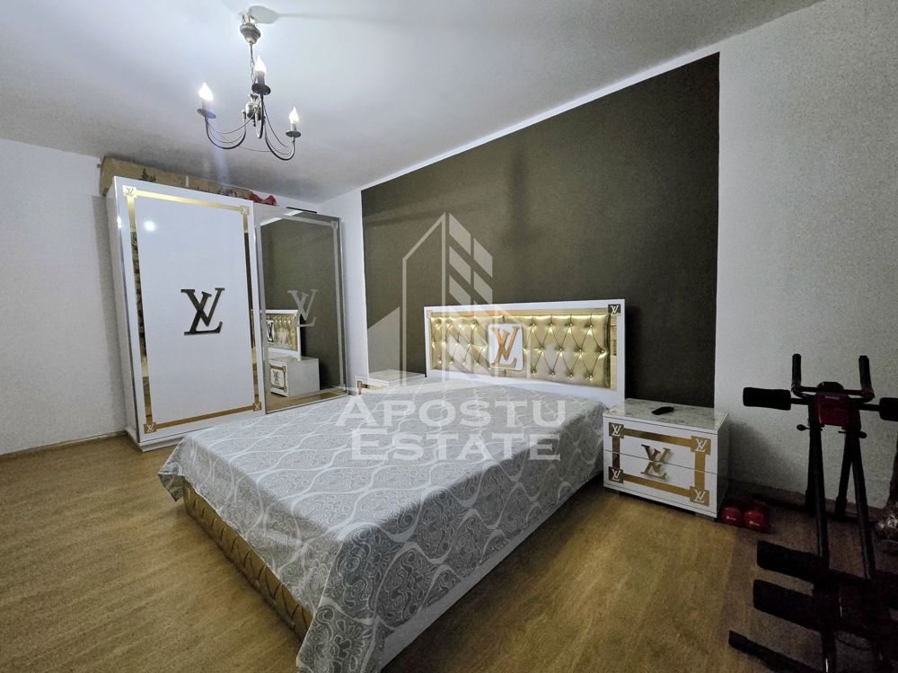 Apartament decomandat, 2 camere, etaj intermediar, Lipovei