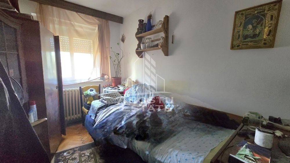 Apartament cu 4 camere, zona Cetatii