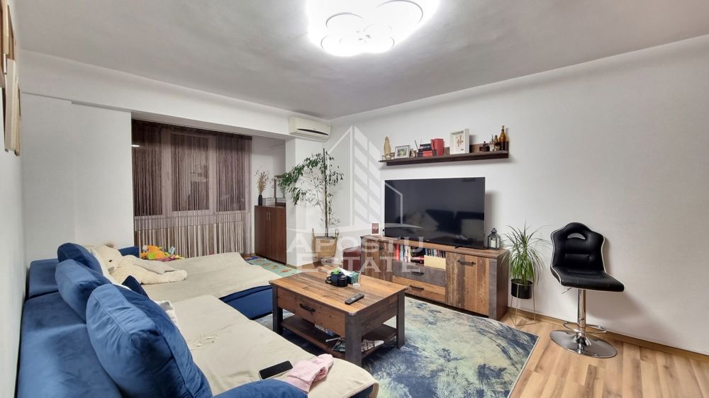 Apartament 3 camere decomandat, centrala proprie, Zona Torontalului