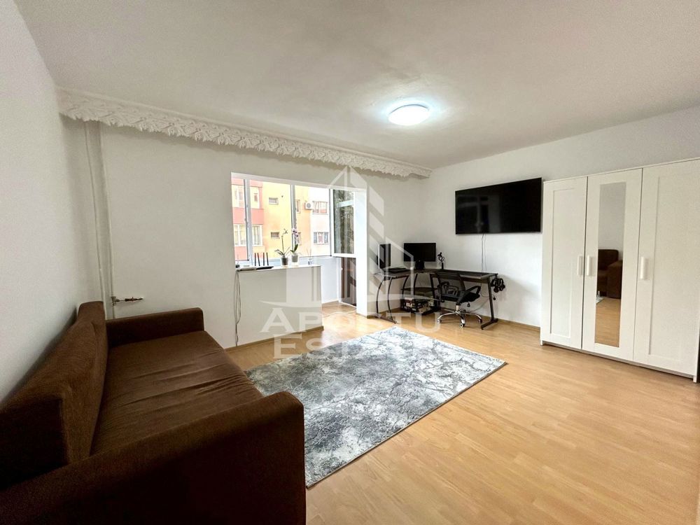 Apartament cu o camera, decomandat, zona Girocului