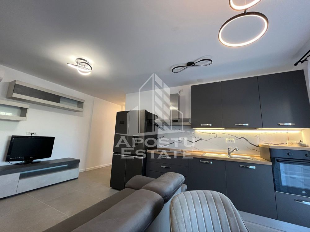 Apartament  de lux cu 3 camere si gradina proprie, in zona Soarelui