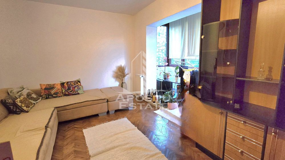 Apartament cu 2 camere, decomandat, centrala proprie, zona Lipovei