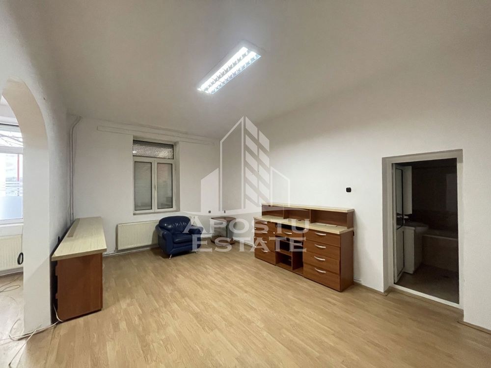 Spatiu pentru birouri, 4 camere, Zona Maria