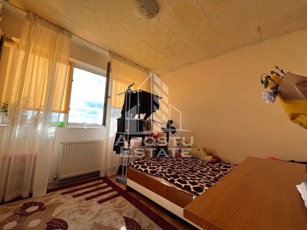 Apartament cu 2 camere, decomandat, in zona Buziasului