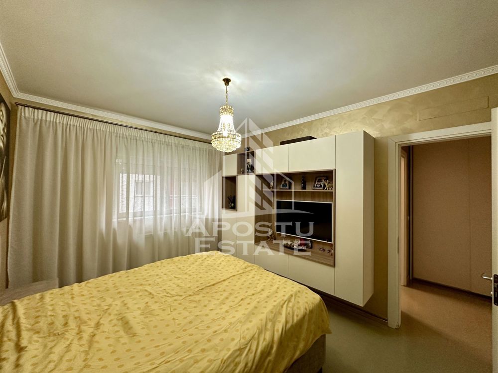 Apartament cu 2 camere, etajul intai, Torontalului