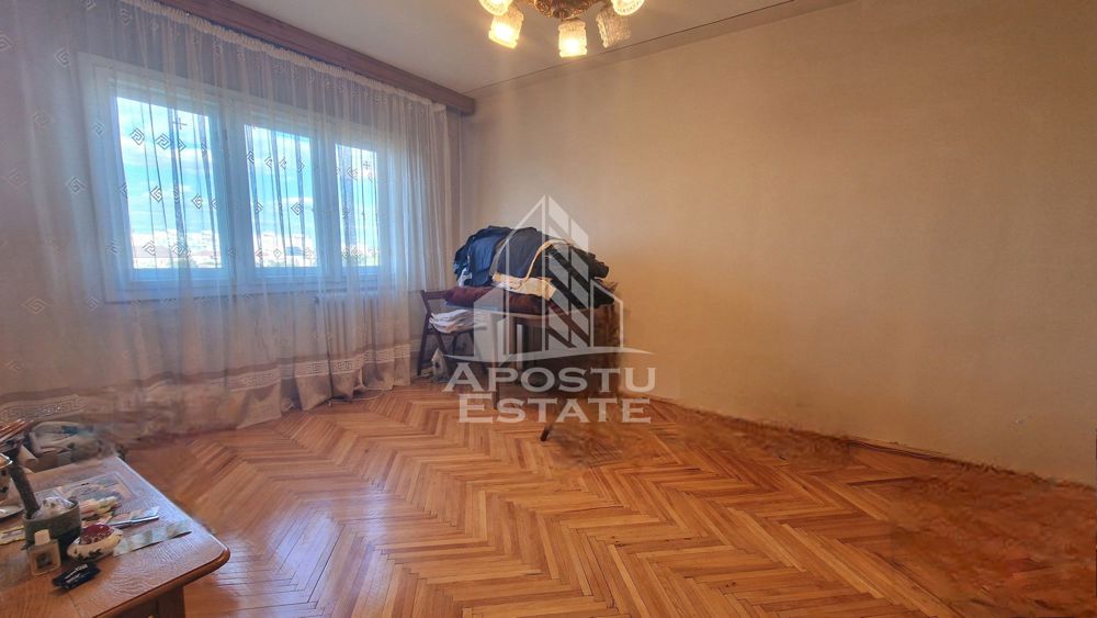 Apartament 3 camere, decomandat, etaj intermediar, zona Gheorghe Lazar