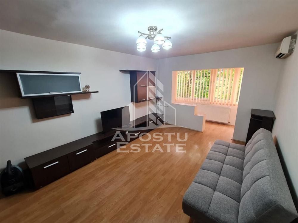 Apartament cu 2 camere semidecomandat, zona Lipovei